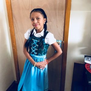 Meet your Posher, Bella